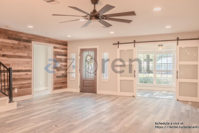 Foto del edificio - 722 Riveredge Dr