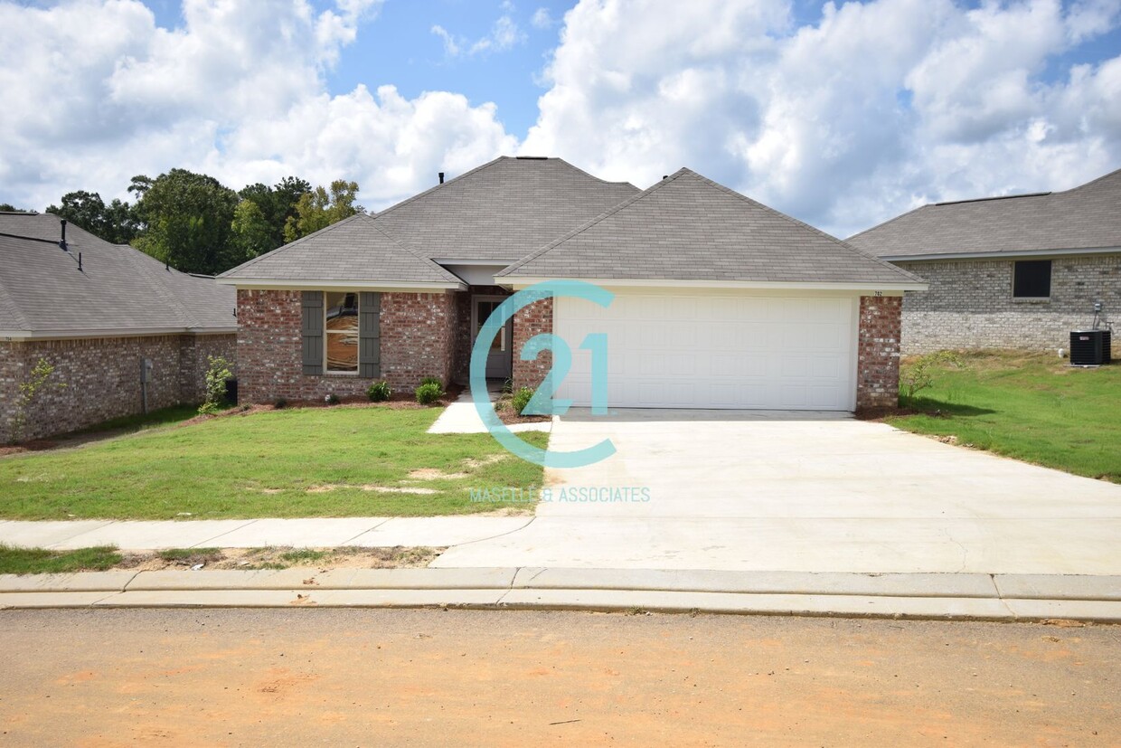 Foto principal - 3 Bed/2 Bath Home in Pearl