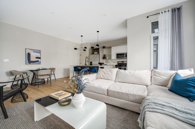Foto del edificio - 4179 W Belmont Ave