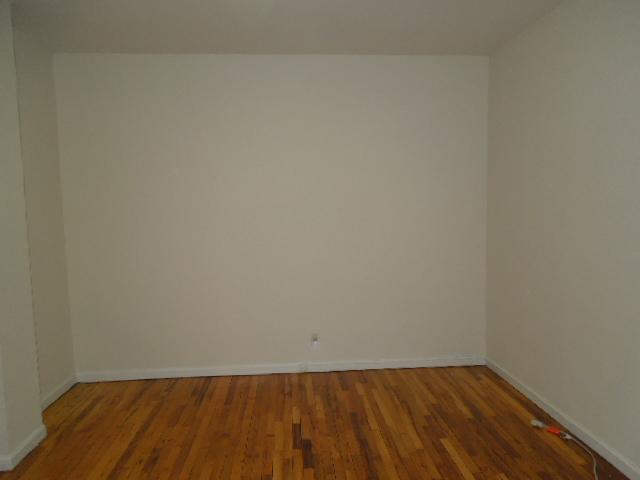 Building Photo - 212 W 72nd St
