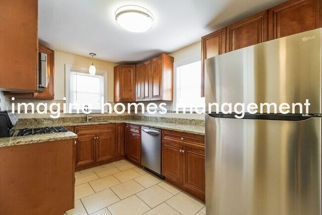 Foto del edificio - 8315 Saint Clair Avenue