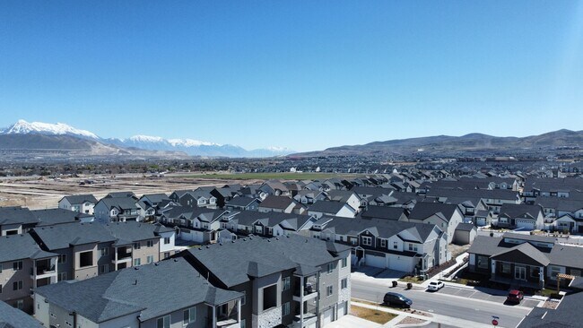 Building Photo - 13526 Maximus Dr