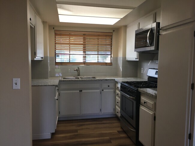 Foto del edificio - 126 Oakdale Ln