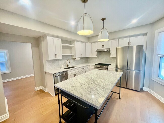 Foto del edificio - 4 bed 3.5 Bath- Sewickley