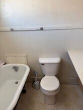 Building Photo - 305 1/2 Ricker St