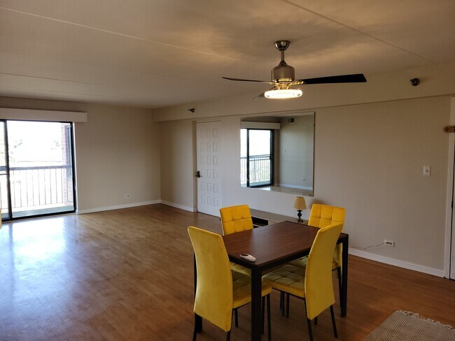 Building Photo - 6010 Lake Bluff Dr