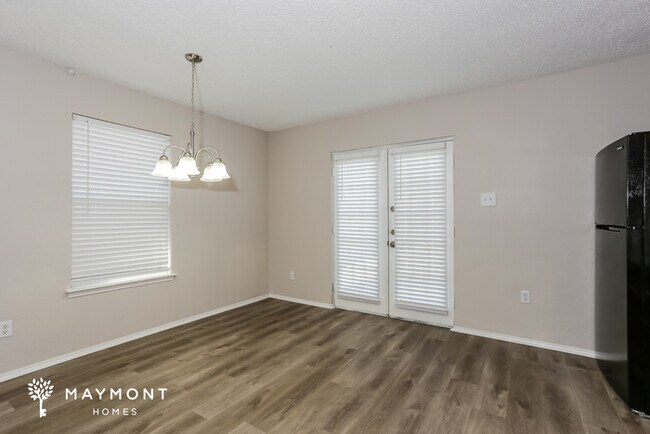 Foto del edificio - 1618 Black Oak Ct