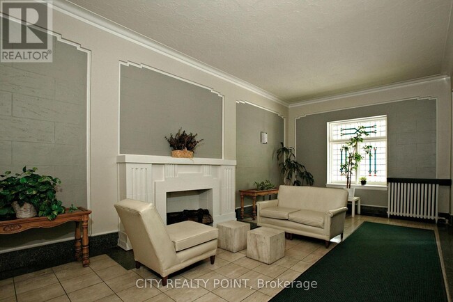 Photo du bâtiment - 398-398 Avenue Rd