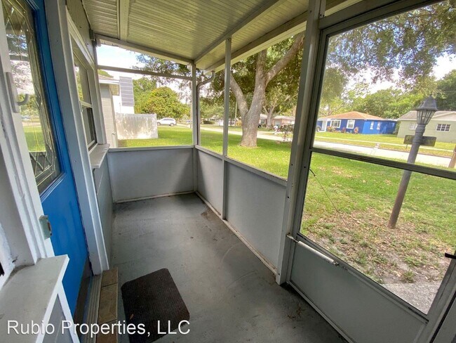Building Photo - 3 br, 2 bath House - 3015 W. Helen Avenue
