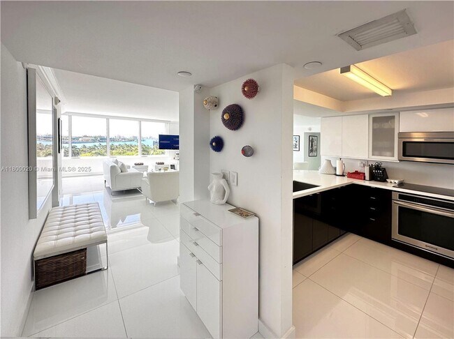 Foto del edificio - 400 South Pointe Dr