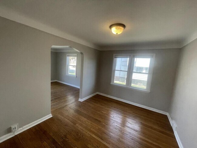 Building Photo - 10008 Edgepark Drive #Down