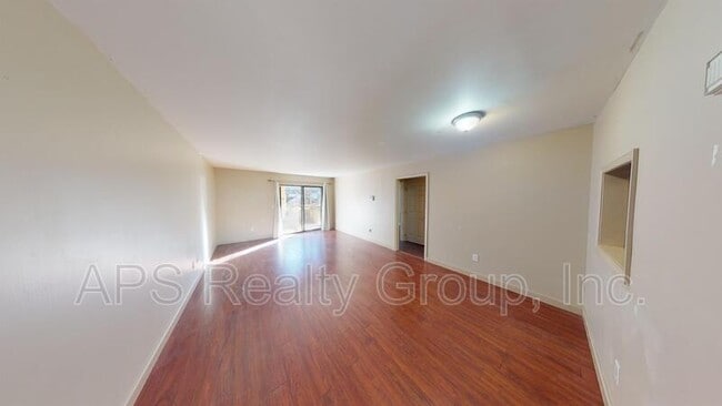 Building Photo - 133 Columbine Dr