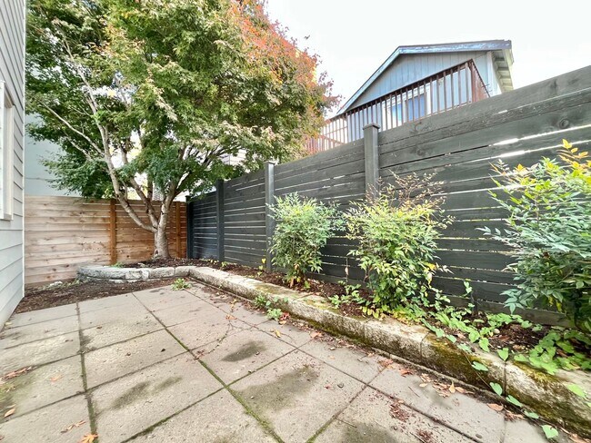 Foto del edificio - 4310 26th Ave SW