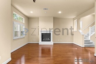 Building Photo - Unit