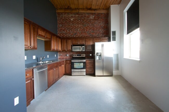 Building Photo - 35 Riverwalk Way