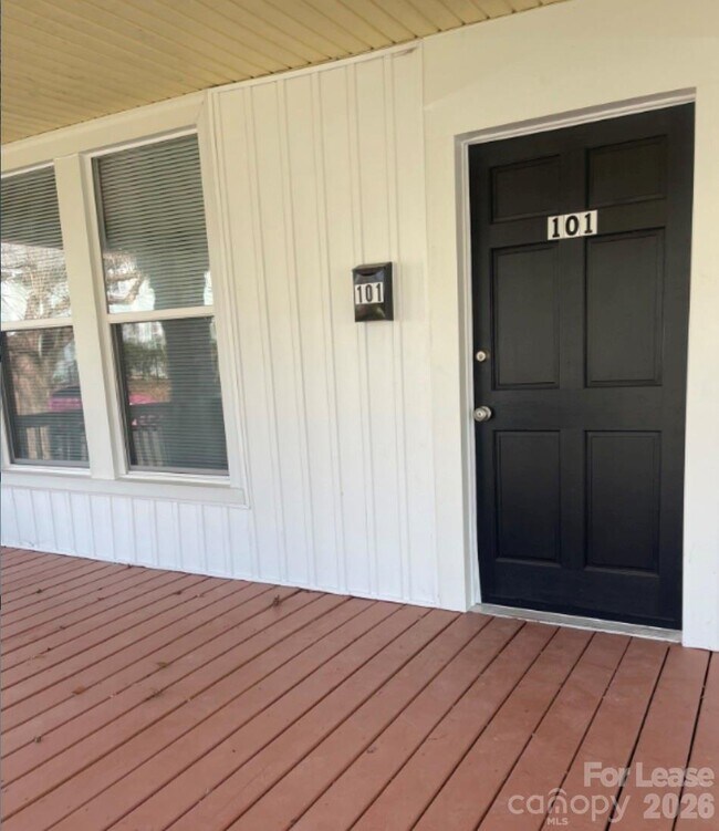 Foto del edificio - 711 S Jackson St