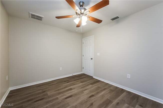 Foto del edificio - 2904 Wanda Ave S