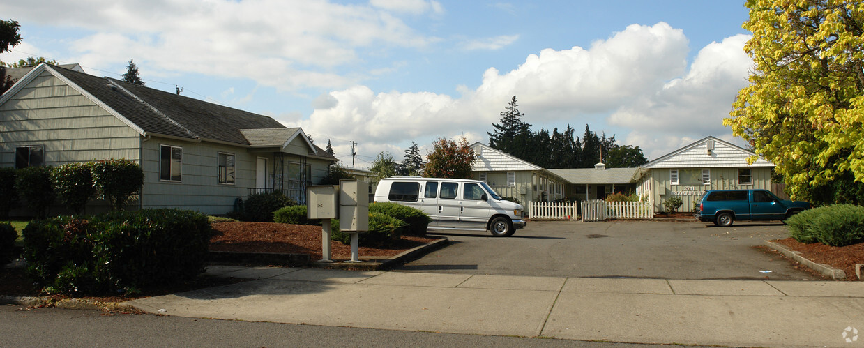 Primary Photo - Brookpine Apartments