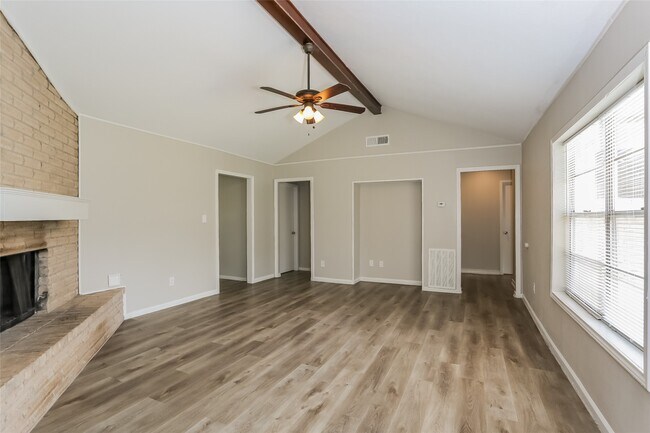 Building Photo - 10402 Sagetree Dr