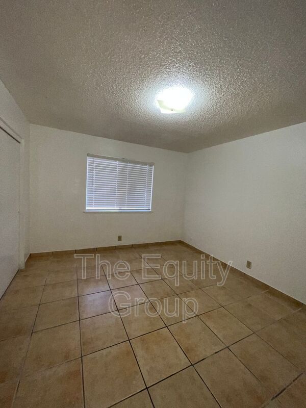 Foto del edificio - 116 W Murray Ave