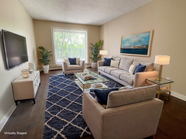 Building Photo - Riverside