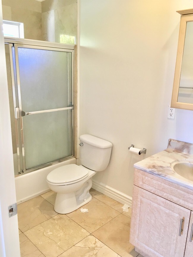 Foto del edificio - 3916 Marathon St