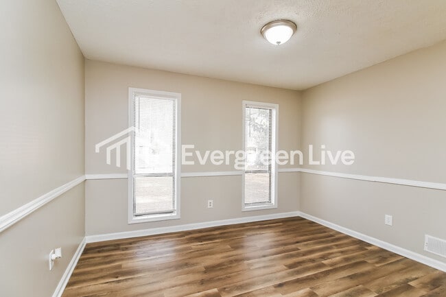 Foto del edificio - 104 Longstreet Cir