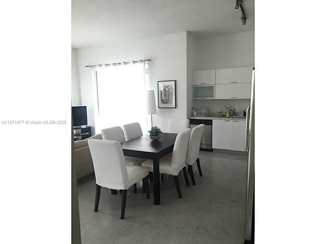 Foto del edificio - 234 NE 3rd St