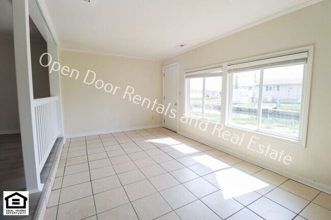 Building Photo - 113 W 1050 N