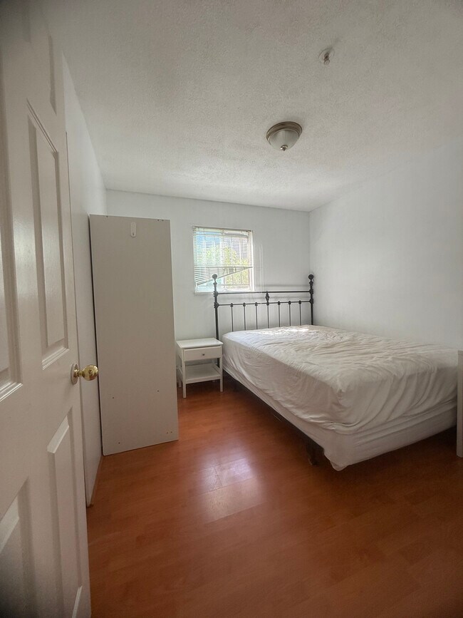 Photo du bâtiment - 623 10th Av E