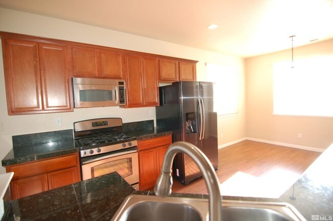 Building Photo - 2446 Burtin Dr