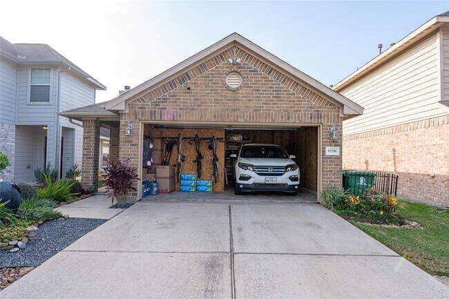 Foto del edificio - 10706 Plum Dale Way