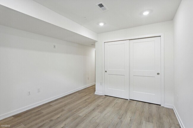 Foto del edificio - 5 br, 4 bath 4plex - 1809 N 18th ST Unit 111
