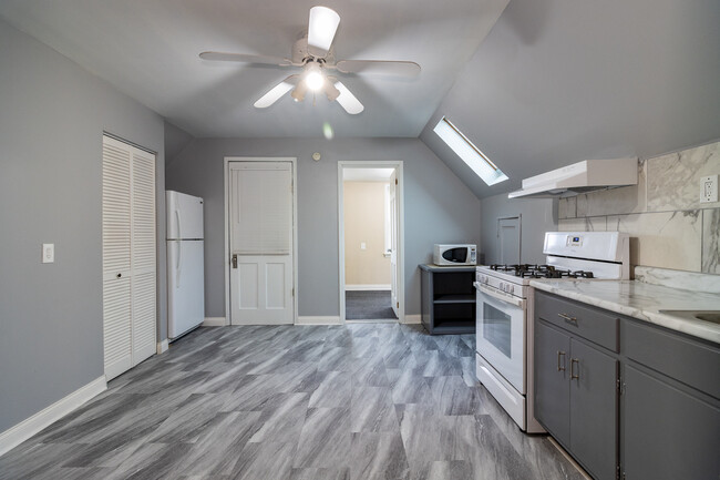 Foto del edificio - 2938 N Dawson Ave