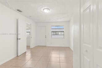 Building Photo - 4120 SW 19th St