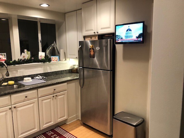 Flat Screen in Kitchen - 2017 Green St