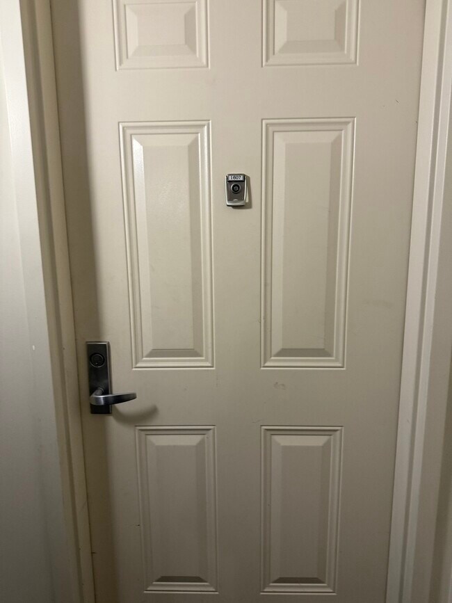 Building Photo - 1600 S Prairie Ave