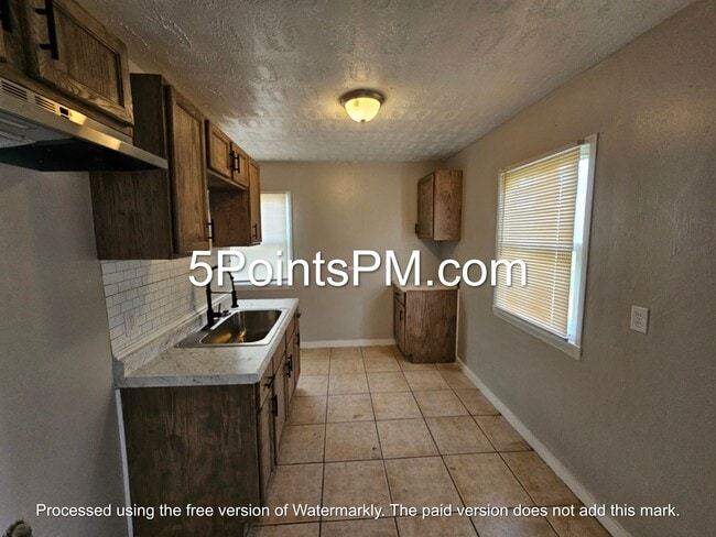 Foto del edificio - 4332 E 143rd St
