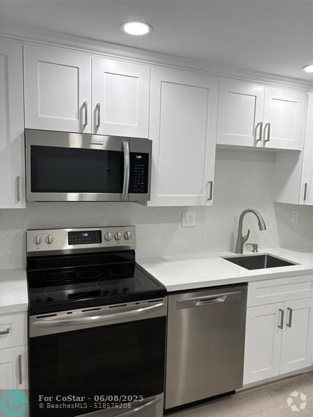 Building Photo - 8411 Lagos De Campo Blvd