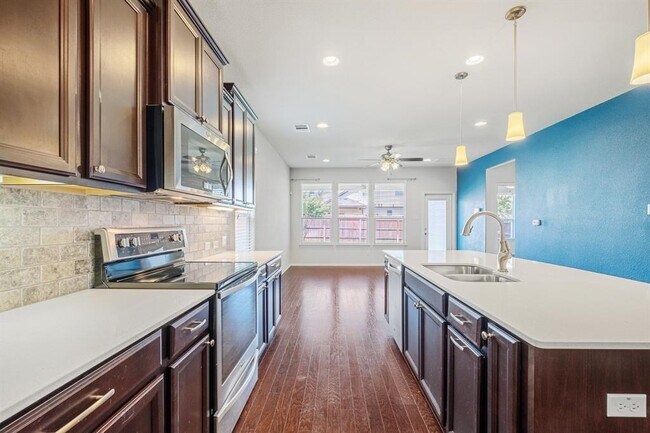 Foto del edificio - 16012 Remington Reserve Way