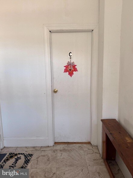 Foto principal - 105 W Broadway