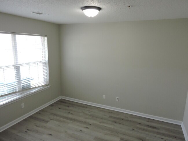 Foto del edificio - 237 Swaying Pine Ct