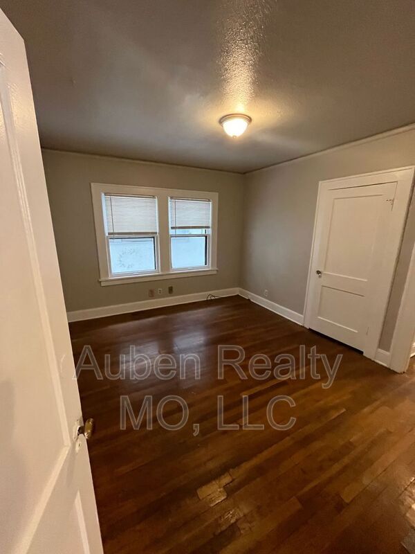 Foto del edificio - 5330 Rockhill Rd