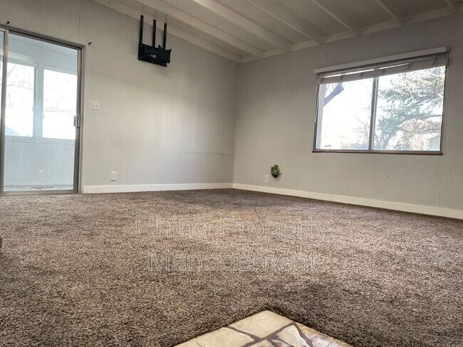Building Photo - 2585 S 700 E