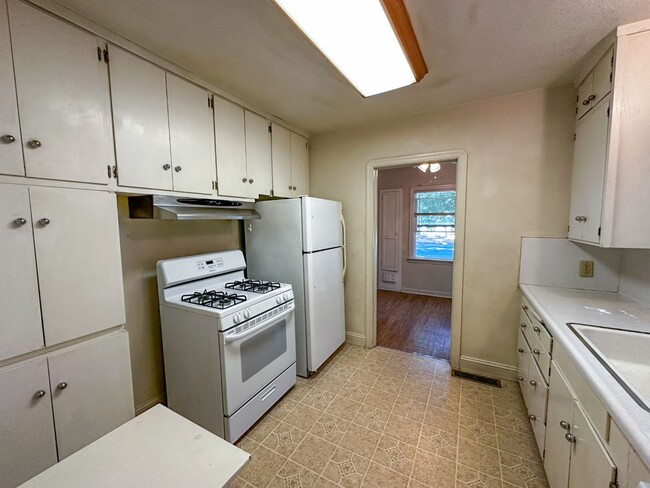 Building Photo - 4 Bedroom Home for Rent in Chico CA | Large Yard, Near Downtown & Bidwell Park
