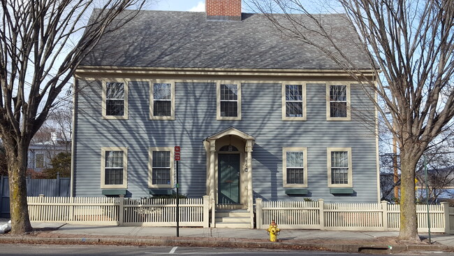 Building Photo - 180 Front St