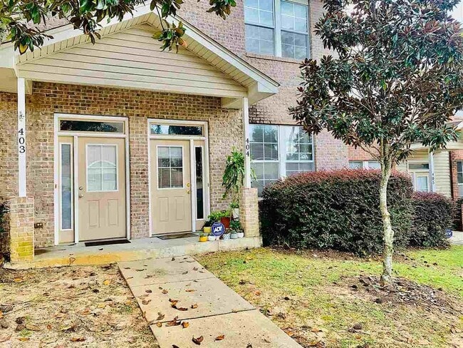 Location, Location! Completely Remodeled S... - Location, Location! Completely Remodeled S... Townhome