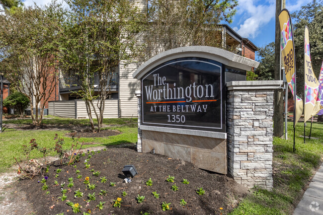 Signage at the Entrance - The Worthington at the Beltway