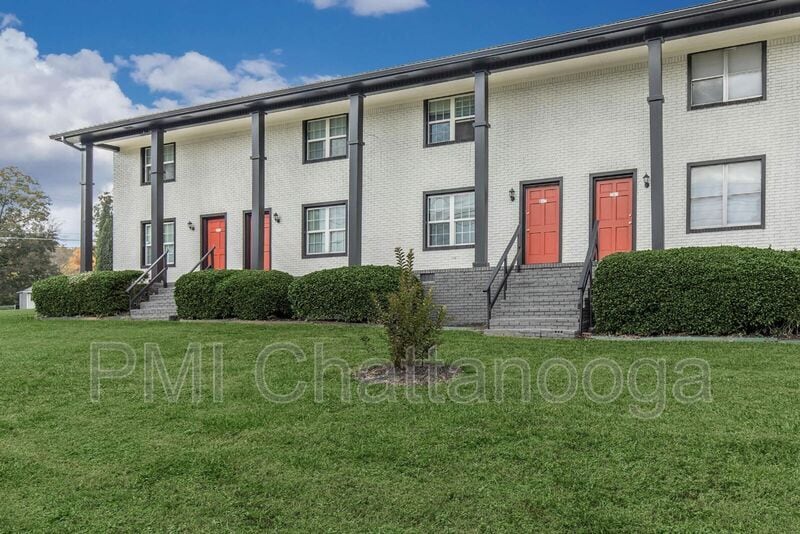 Primary Photo - 223 Cloud Springs Rd