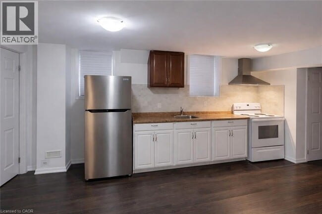 Building Photo - 95 Baffin Cres